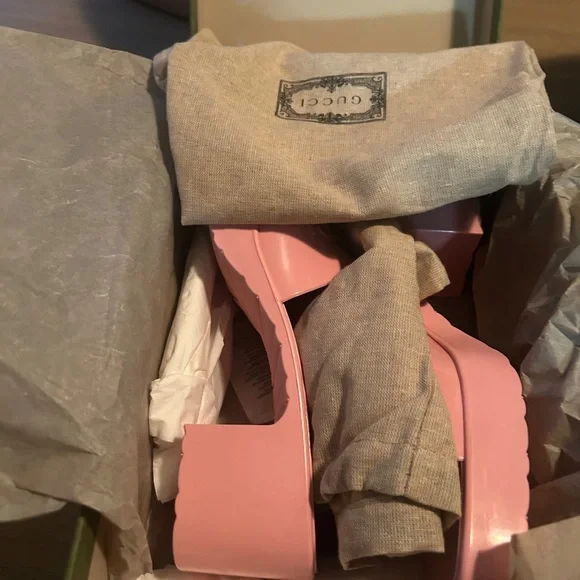 Gucci Women's Blush Pink Slide Sandals - Picture 4 of 5